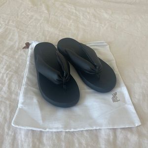 Ancient Greek Sandals, Charisma Puffy Black Leather, Size 6